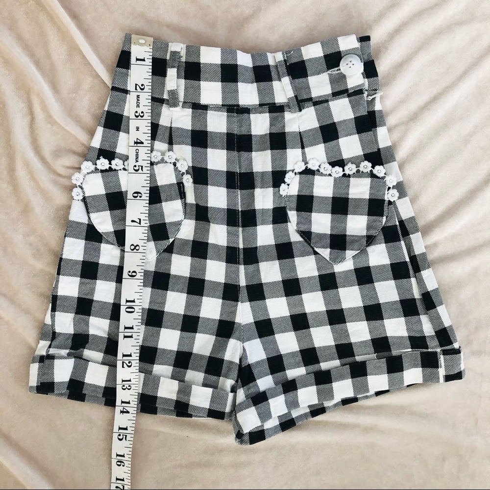 Sold HP🎉  Collectif Gingham Heart Mainline Shorts - Picture 6 of 8